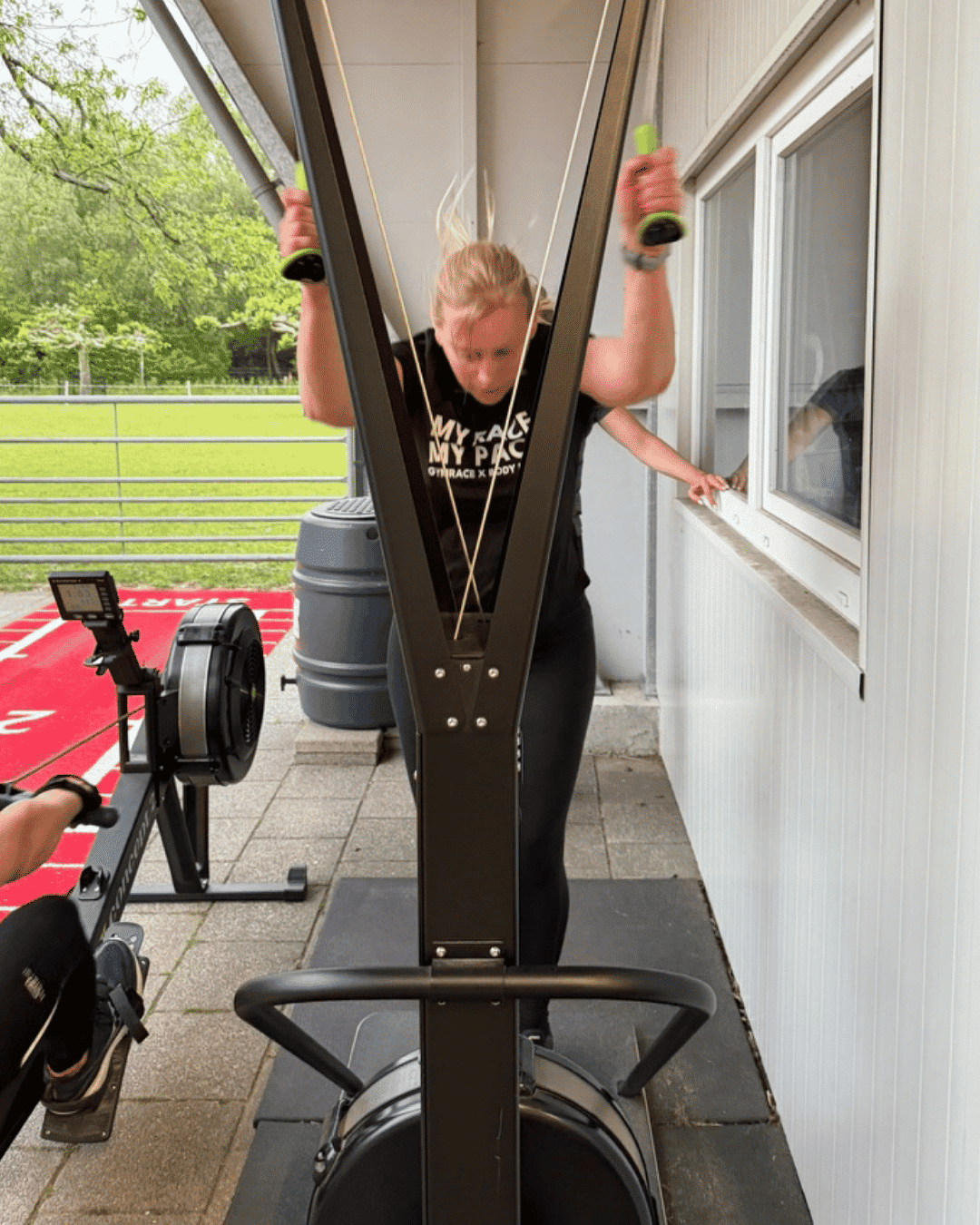Body Rock deelnemer op de SkiErg